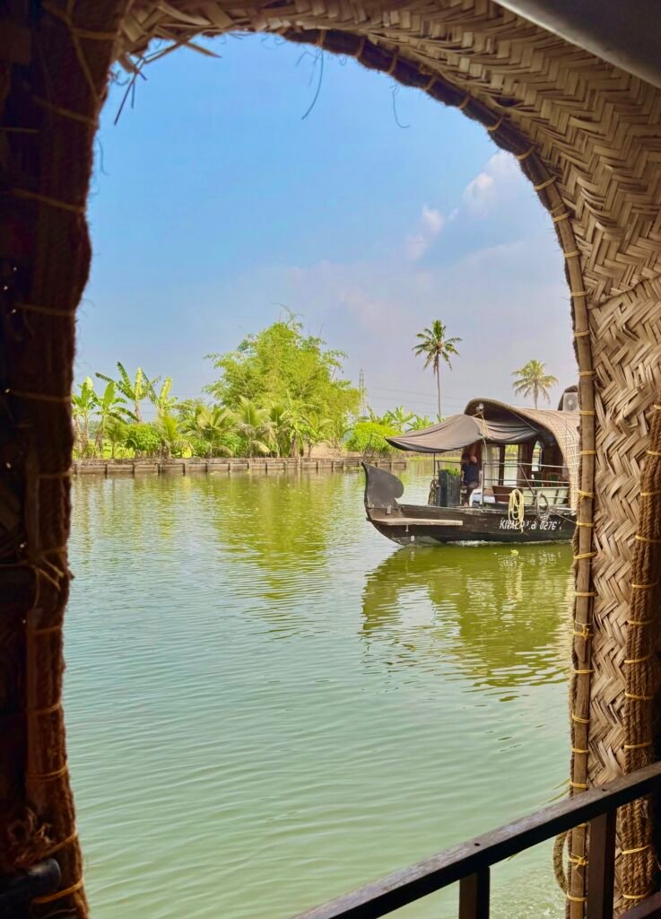 Canali e palme nelle backwaters del Kerala